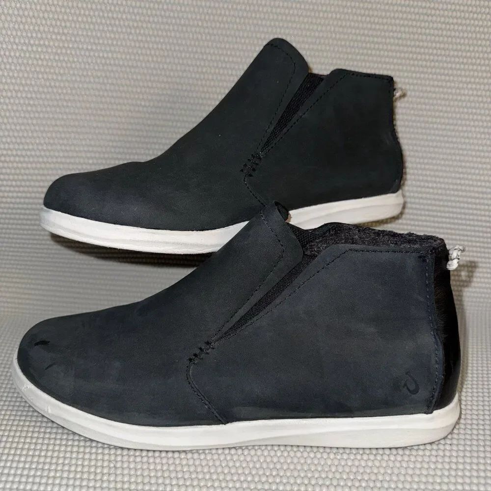 Olukai Hawai'iloa Manu Hope Waterproof Black Booties Shoes Women’s Size 8.5